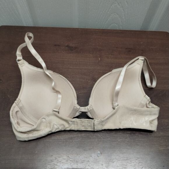 Vanity Fair Women's Size 34A Beige Floral Underwire Padded Adjustable Strap Bra - Picture 2 of 6